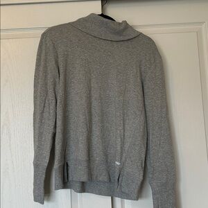 NWT Amazon Essentials Gray Turtleneck Shirt
Size Small
